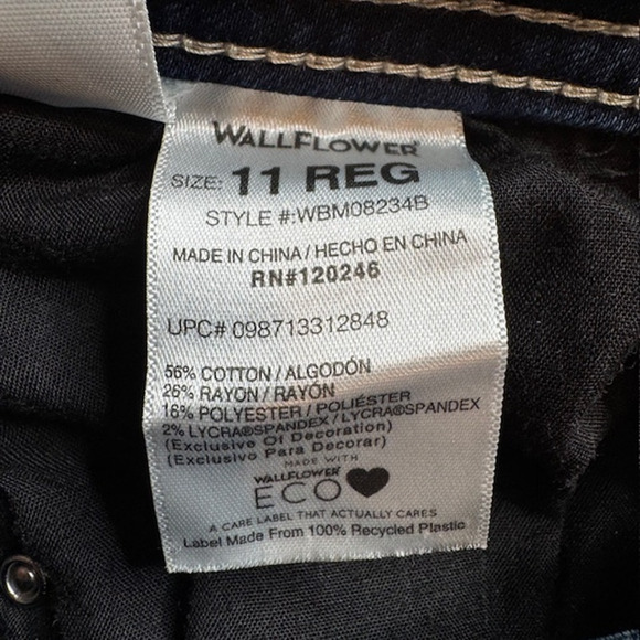 Mid Rise Y2K Heritage Curvy Fit Embroidered Bootcut Jeans Sz 11 - Picture 14 of 14